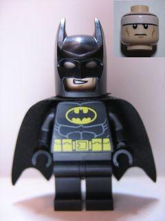 LEGO Minifigure-Batman - Black Suit with Yellow Belt and Crest (Type 1 Cowl)-Super Heroes-SH016-Creative Brick Builders